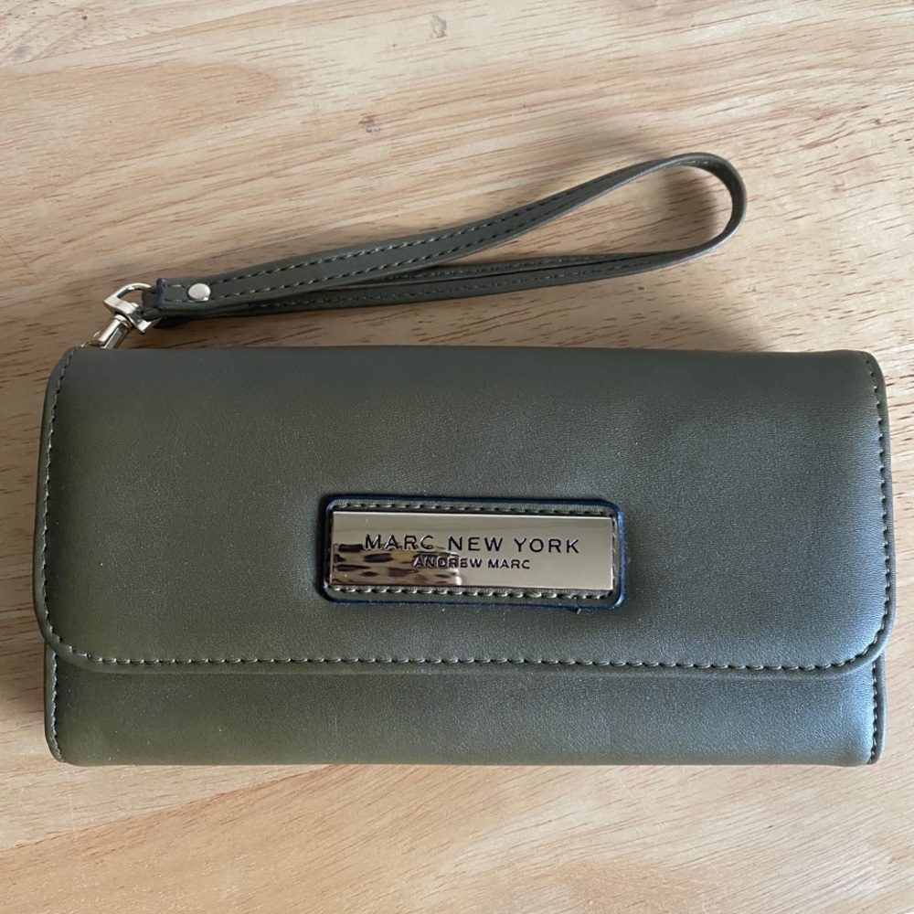 Marc Jacobs Wristlet